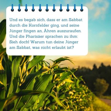 Bibelspruch im Vordergrund. Im Hintergrund ist ein Kornfeld zu sehen.