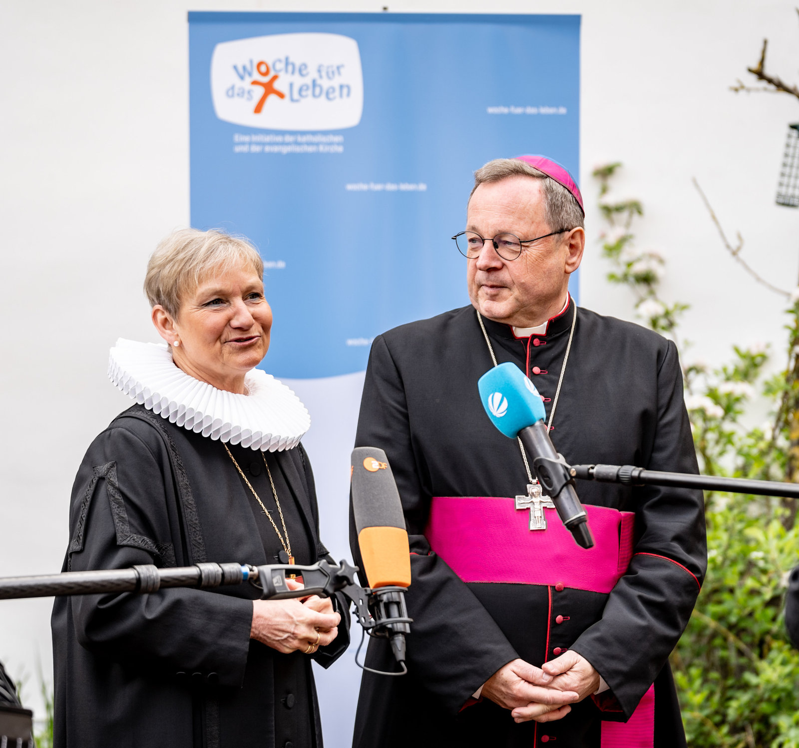 Kirsten Fehrs und Georg Bätzing beim Fernsehinterview