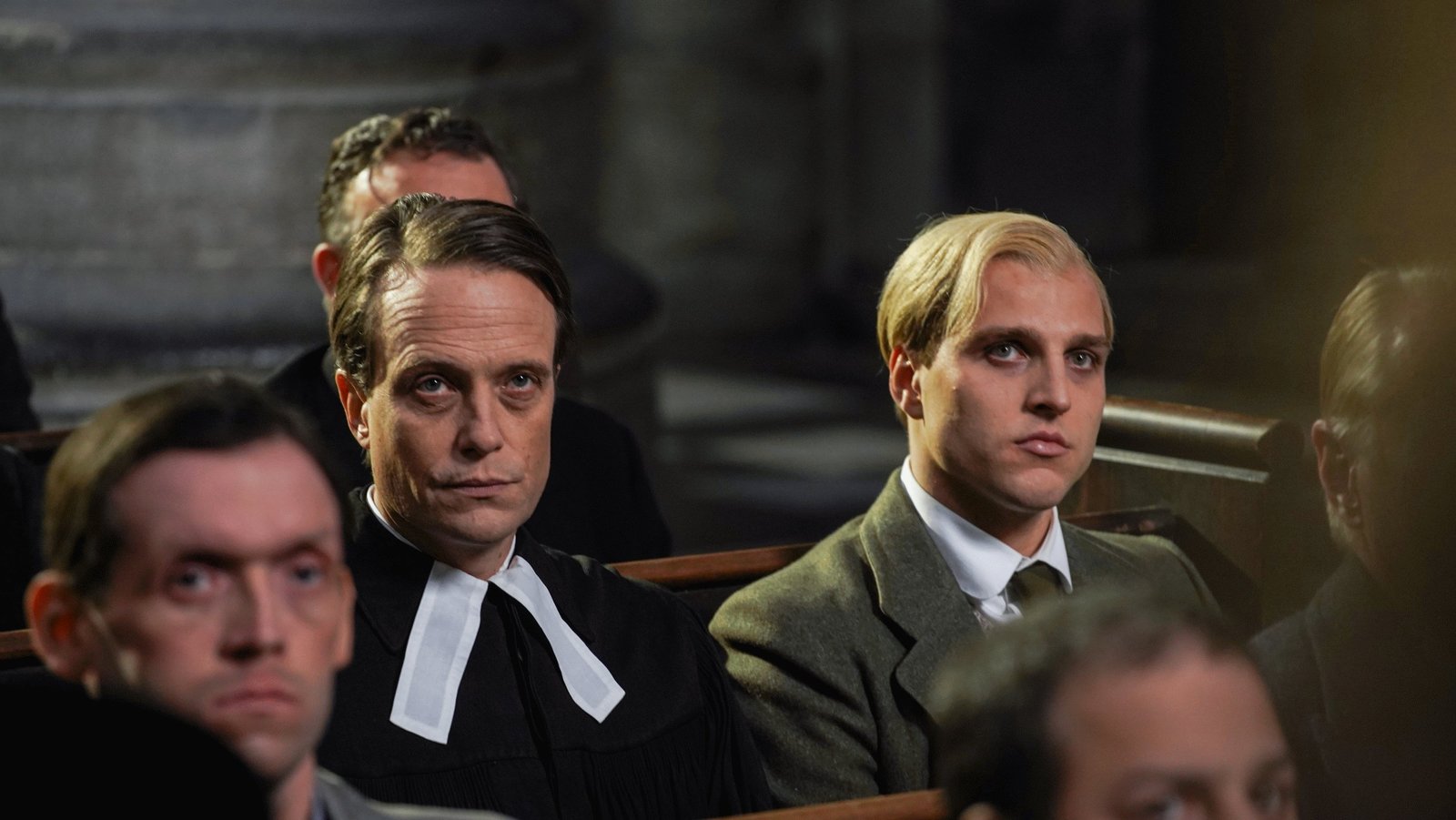 Jonas Dassler als Dietrich Bonhoeffer (rechts) und  August Diehl als Martin Niemöller.