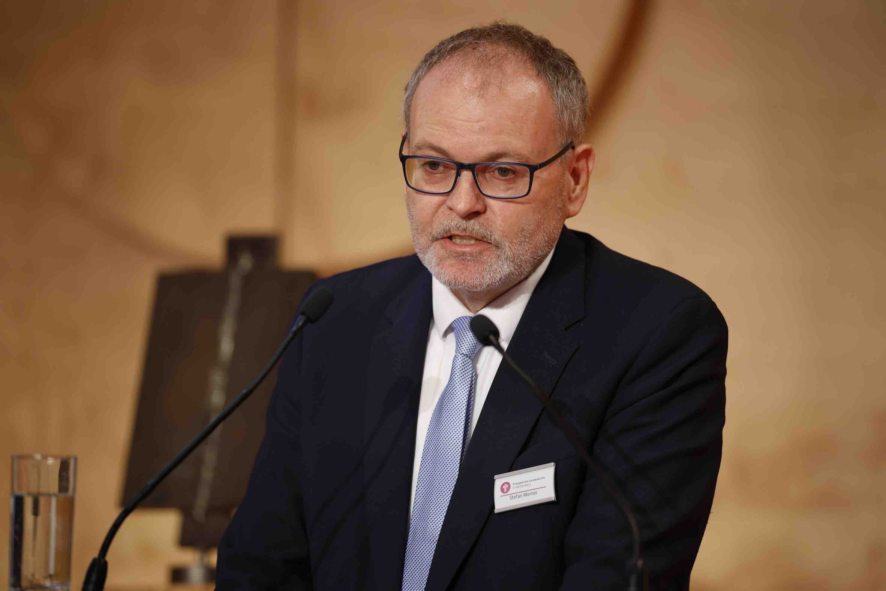 Aufnahme von Stefan Werner bei der Herbstsynode 2025
